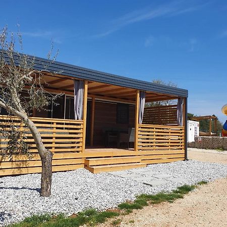 Mobile Homes Karlo & Dino بولا الغرفة الصورة