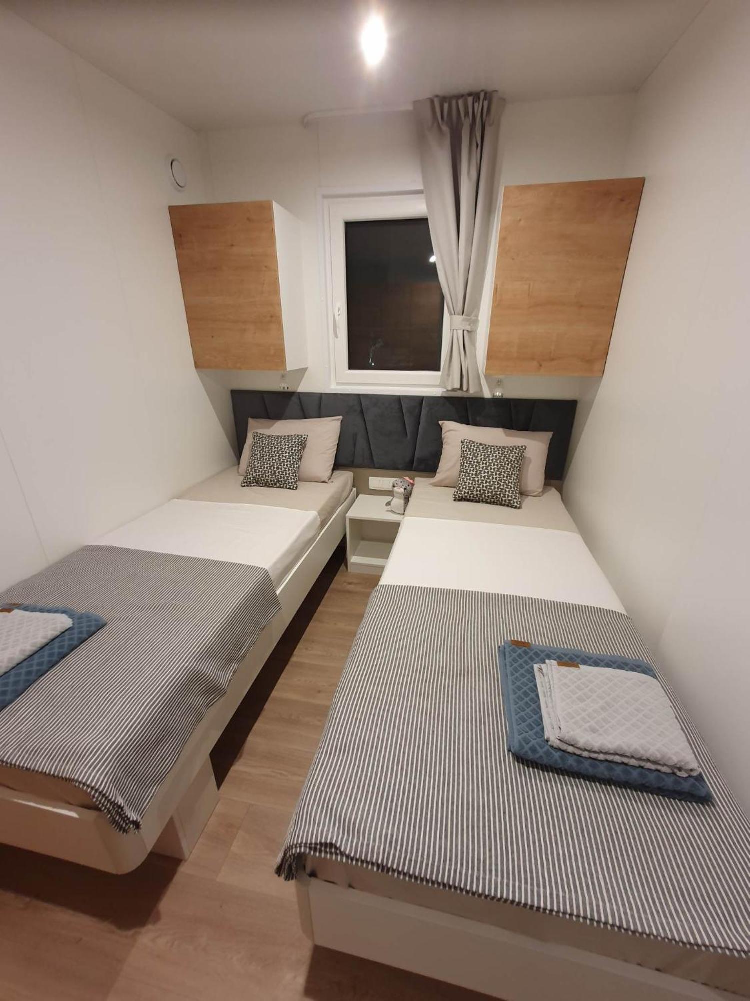 Mobile Homes Karlo & Dino بولا الغرفة الصورة