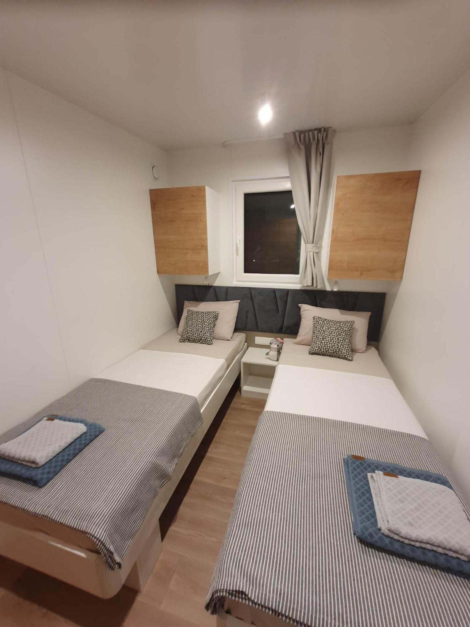 Mobile Homes Karlo & Dino بولا الغرفة الصورة